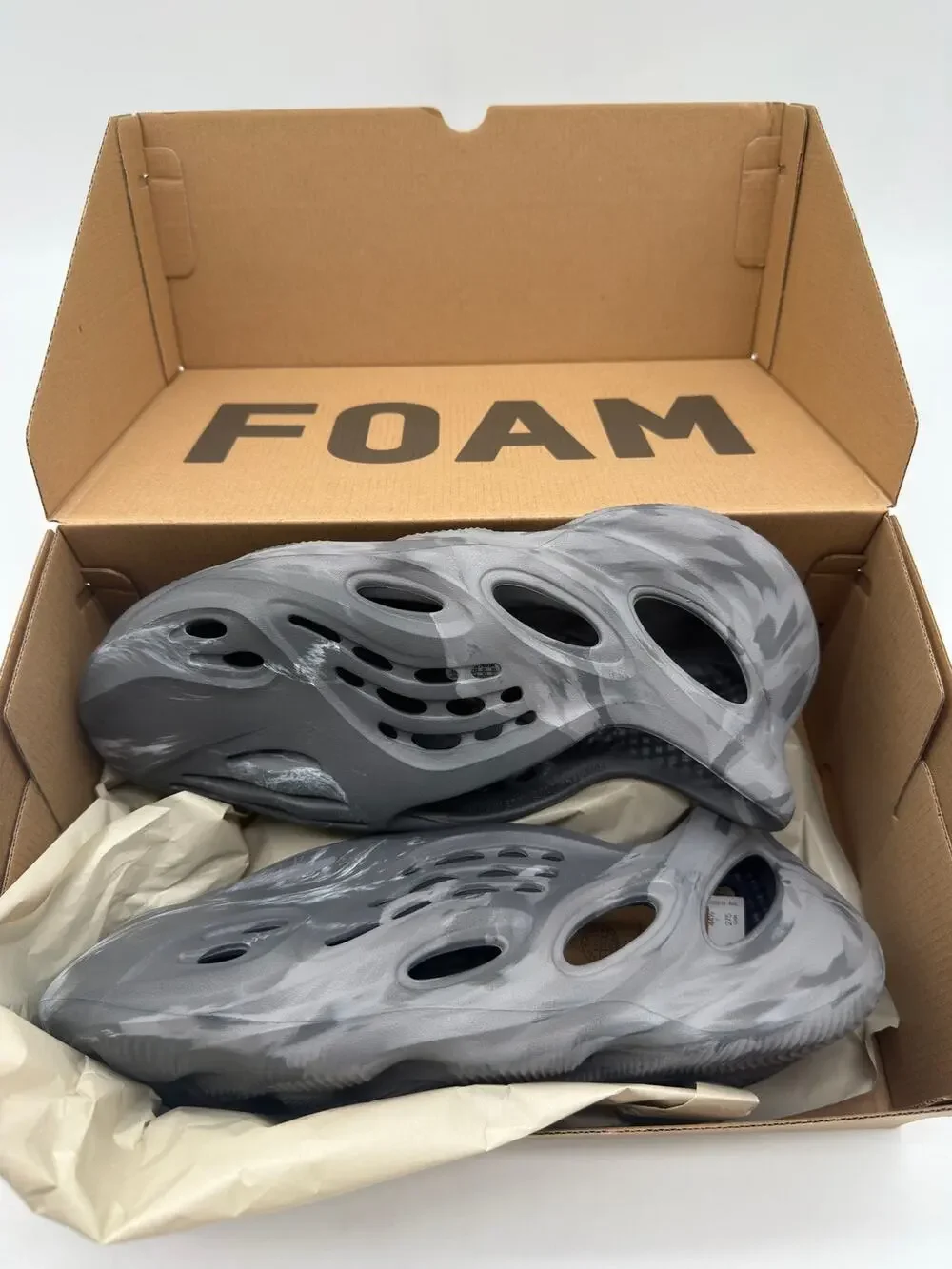 NEW Adidas Yeezy Foam Runner Deadstock RNR MX Granite Gray IE4931 Size 10